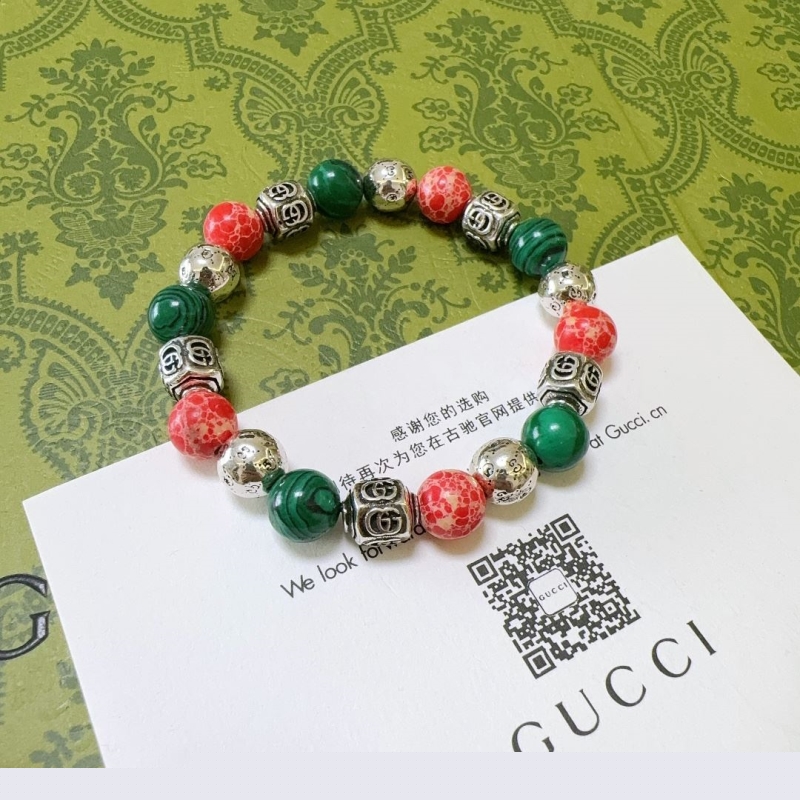G*u*i bracelets